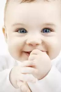 Bébé souriant 