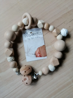 Chaine de poussette en perles de couleur beige bois et silicone Babyzus