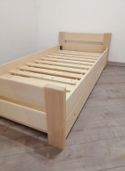Lit enfant en bois massif avec tiroirs sur mesure