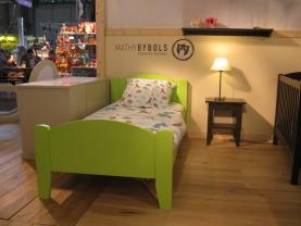 Lit enfant et chevet ecologiques Tilleul Mathy by bols