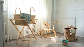 Couffin en rotin avec support en bois et matelas